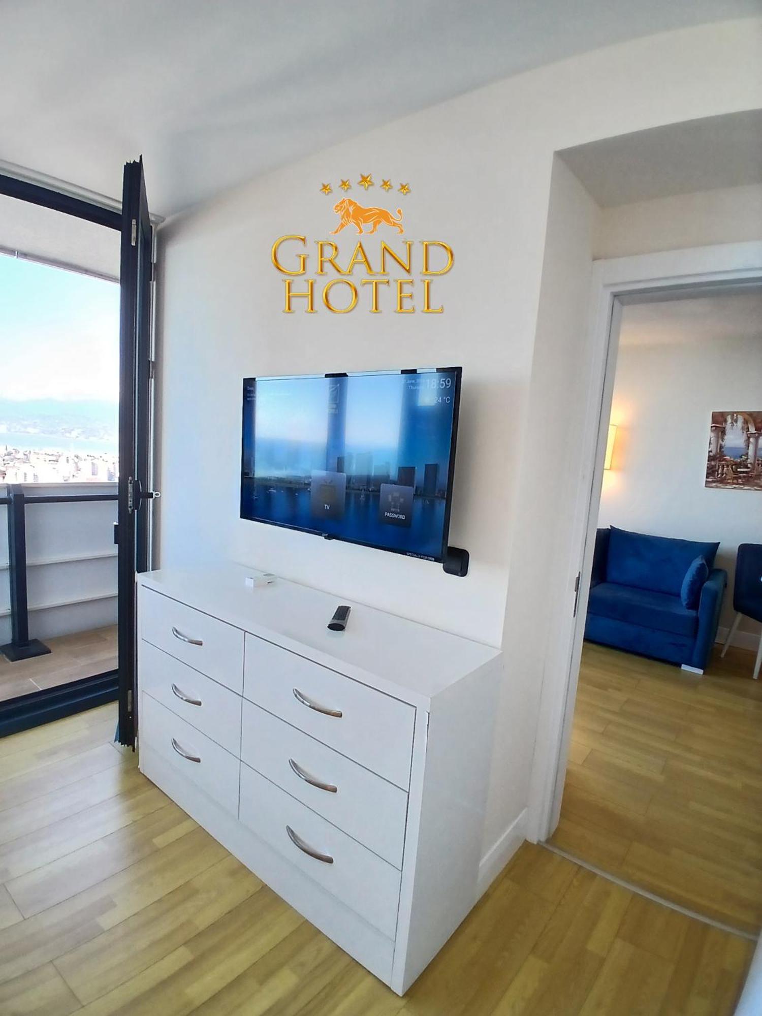Grand Hotel ☆ Orbi City Batumi Luaran gambar