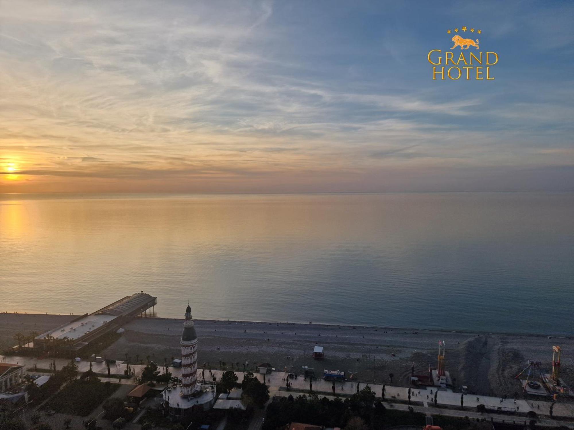 Grand Hotel ☆ Orbi City Batumi Luaran gambar